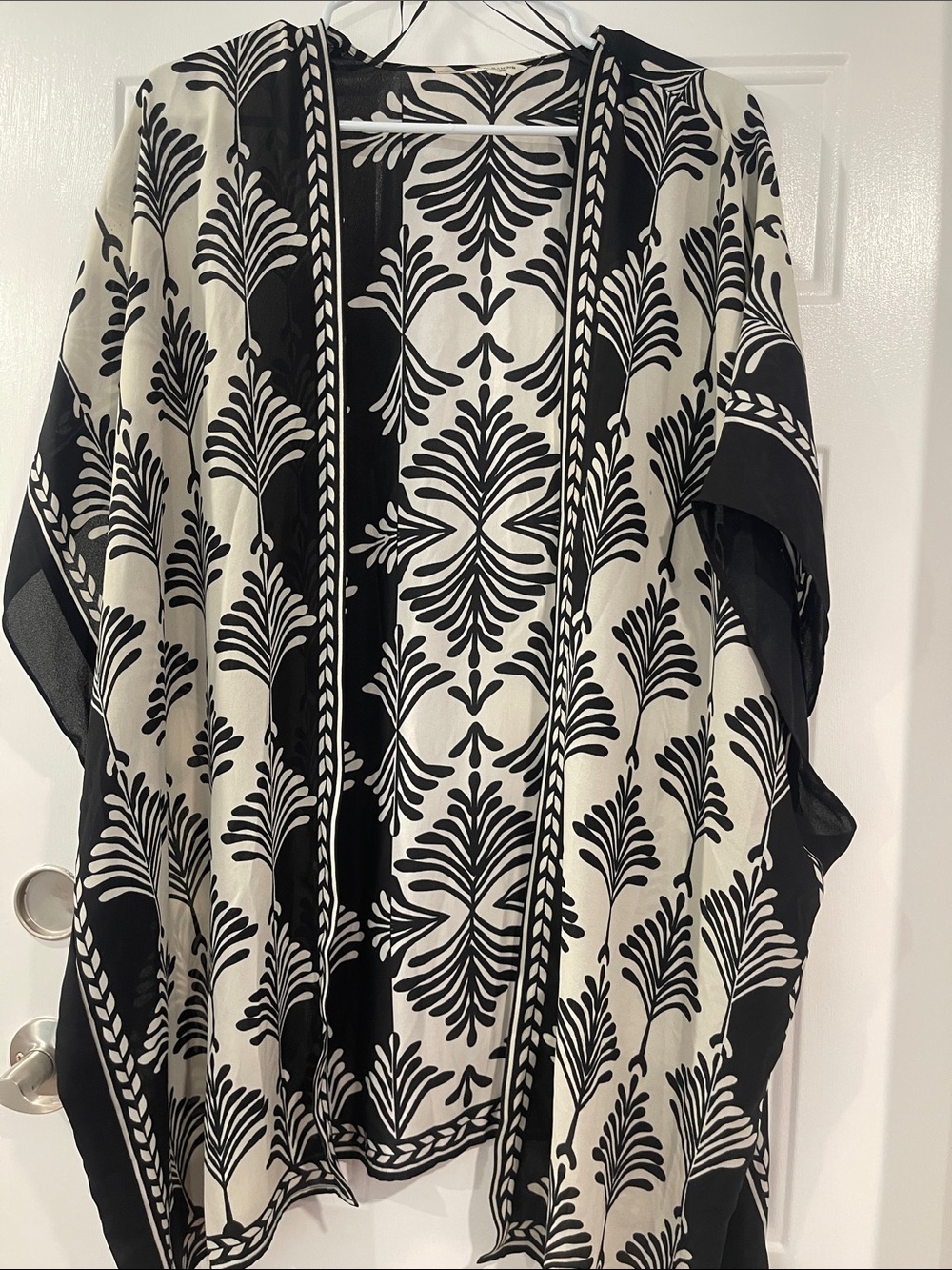 Max Studio Black and White Patterned Kimono Cover-Up